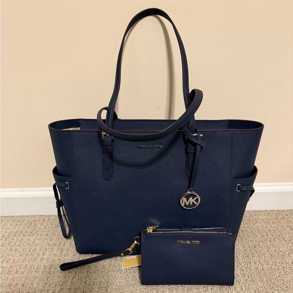 Michael kors purse and wallet